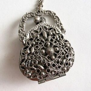 Vintage Arthur Pepper (ART) silver-tone filigree purse locket pendant necklace